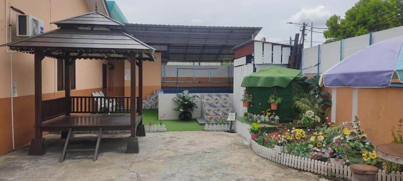 Ns Homestay Private Pool Tanah Merah  Exterior foto